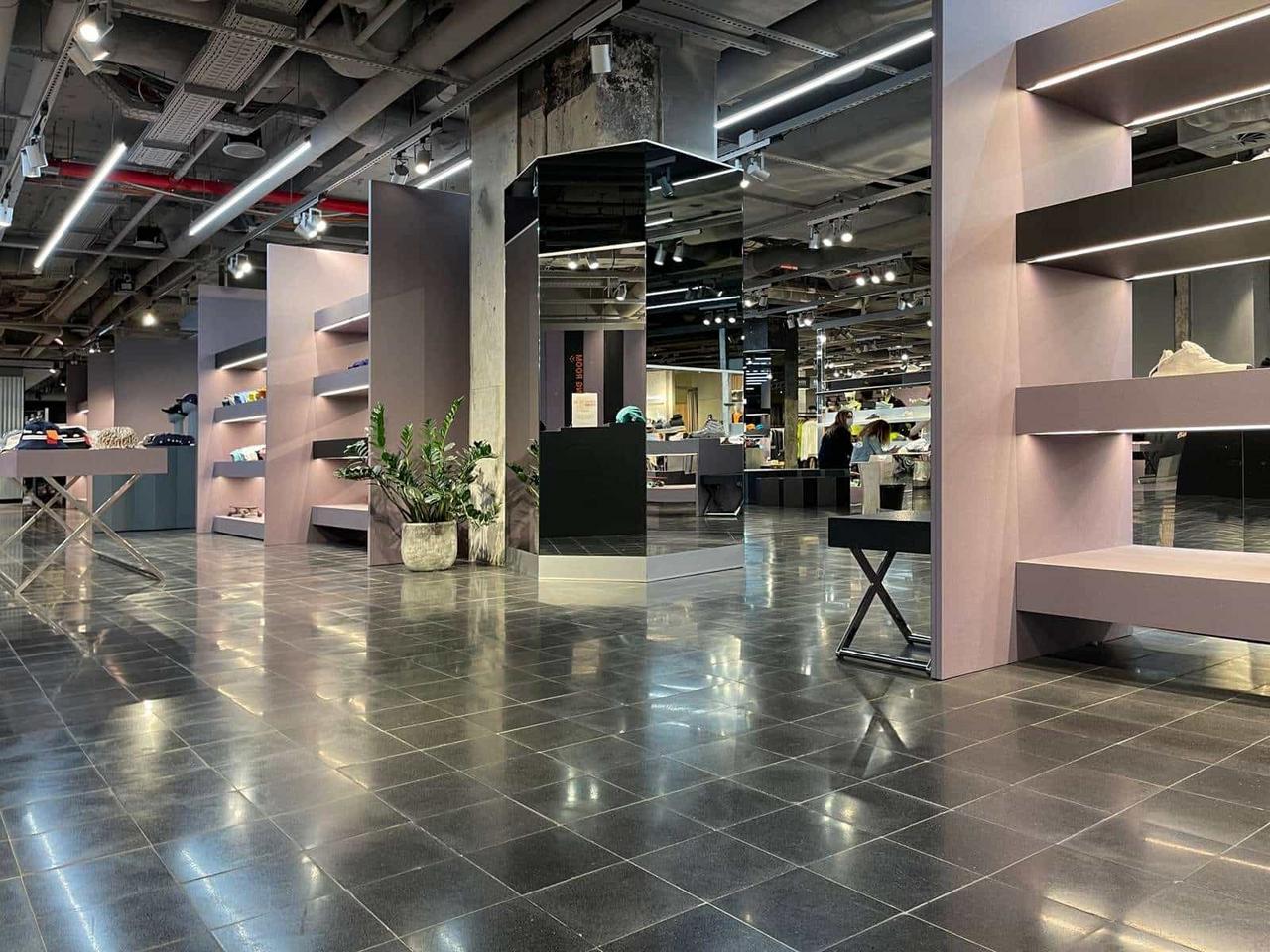 VIA Terrazzoplatten-rosa und schwarz-Kaufhaus Oberpollinger München 