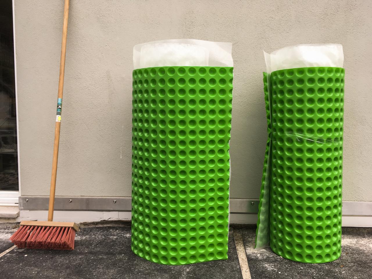 Drän-Matten, Zubehör zur Verlegung von Trottoirplatten 