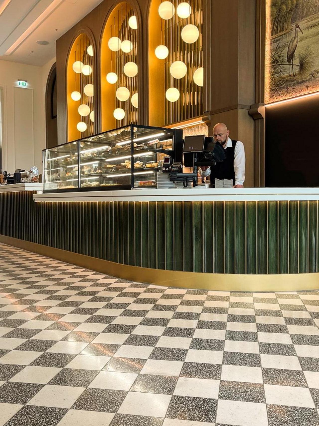 Terrazzoplatten als Schachbrett im Humboldt Forum Berlin 