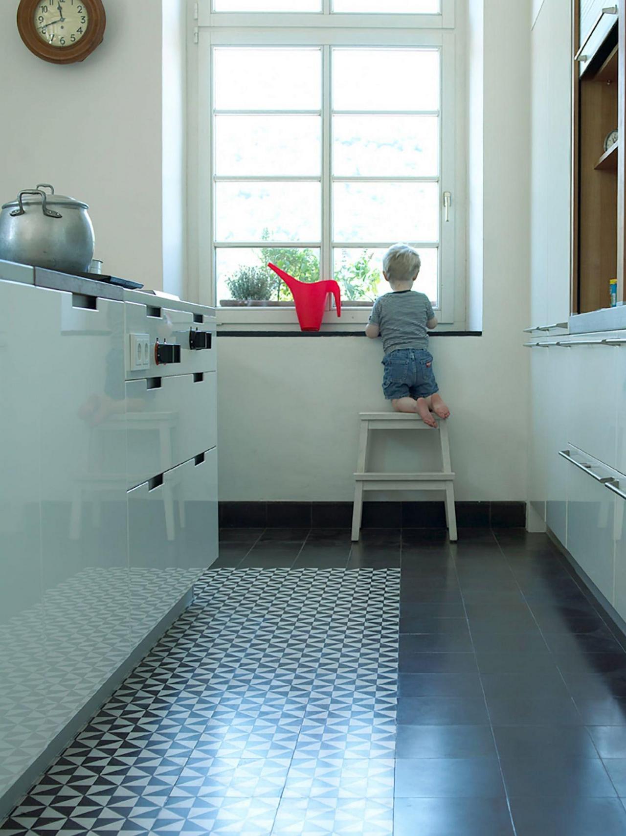  VIA Zementmosaikplatte N° 10460 in einer Küche 