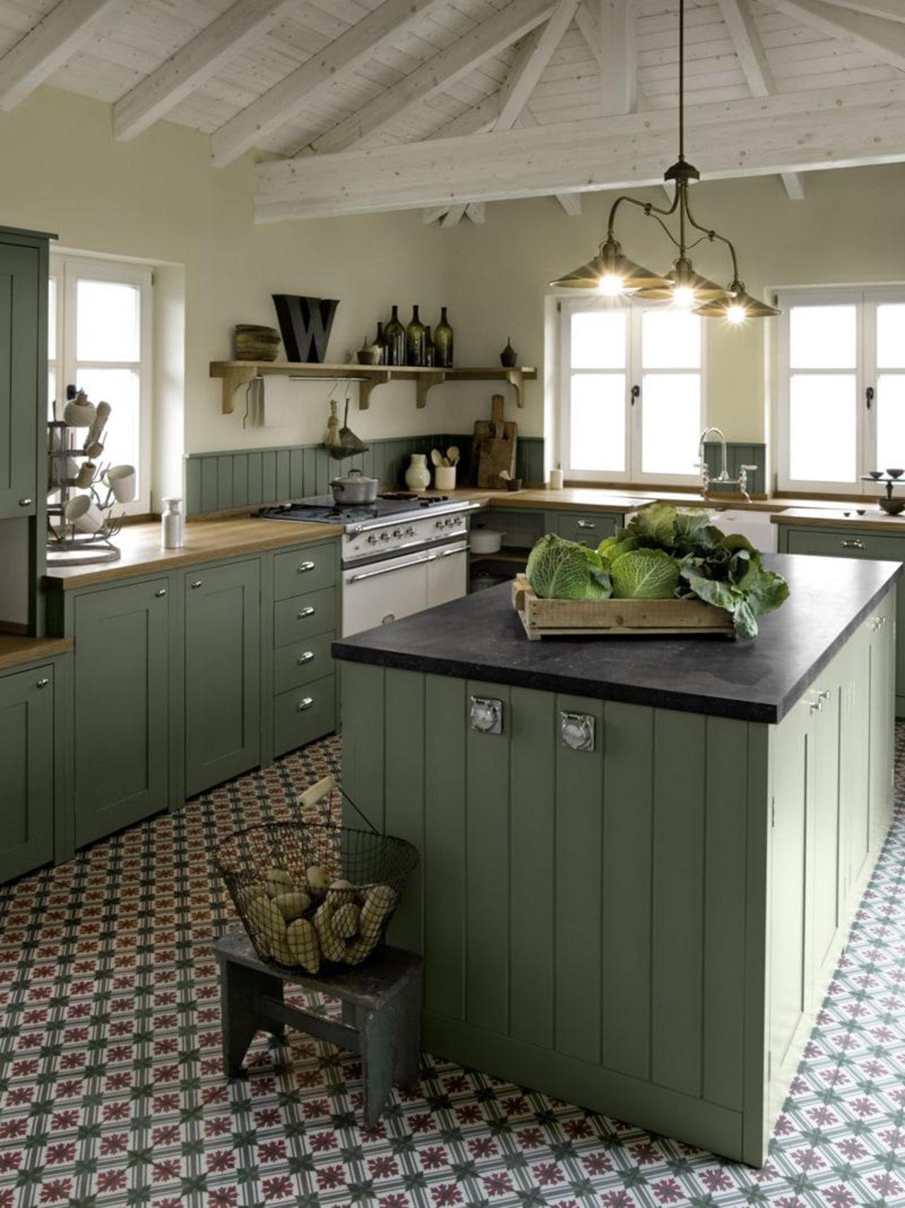 Burgundplatte in einer Küche 