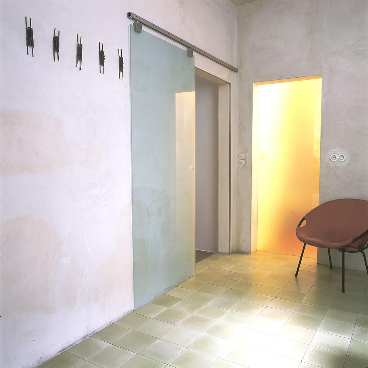 VIA Zementmosaikplatte in der Farbe hellgrün in einem Flur 