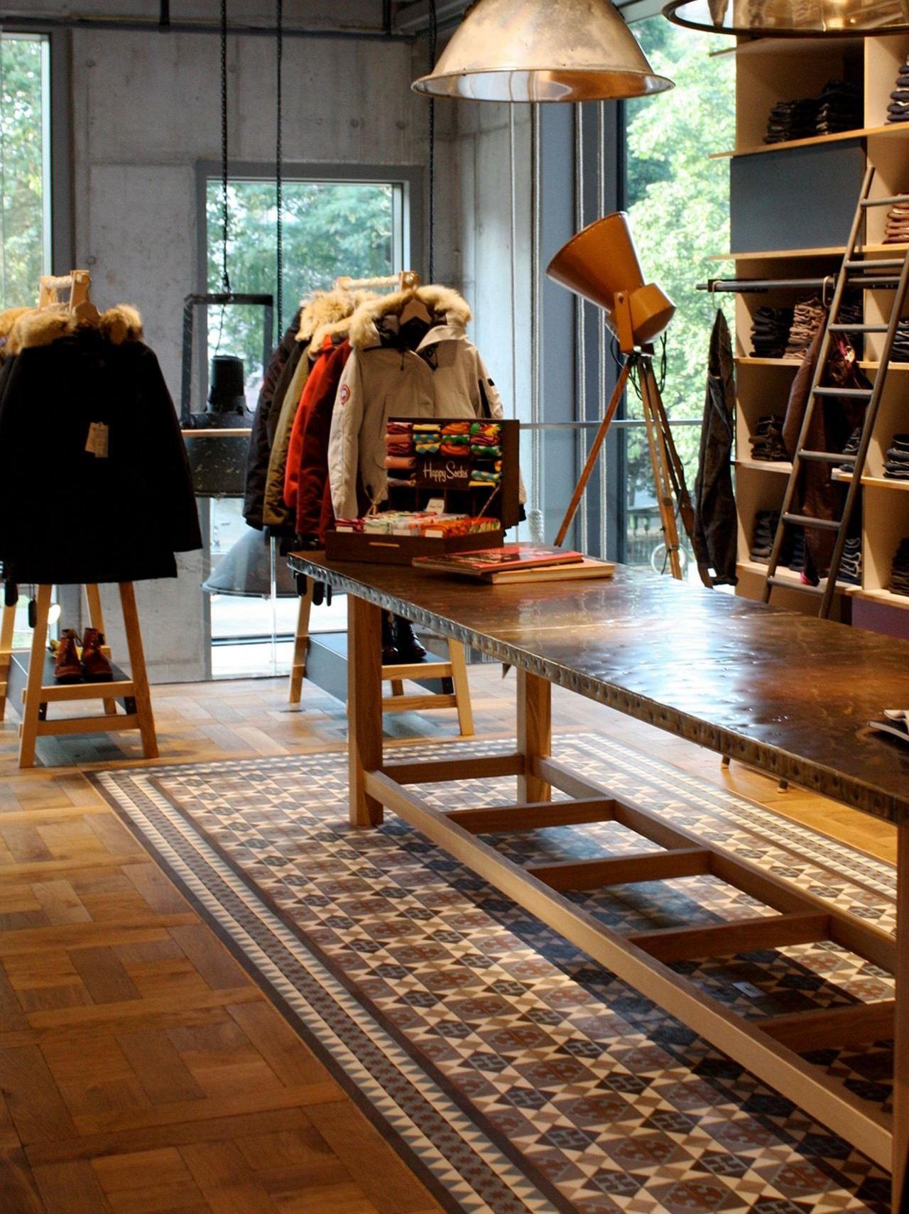 VIA Zementmosaikplatte im Listener in Frankfurt 