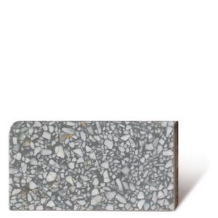 Sockelplatte aus Terrazzo Grobsplitt in der Farbe grau VIA Produkt Nummer 900054w 
