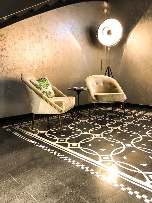 Lounge Terrazzoplatten schwarz/weiss 