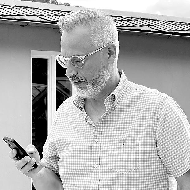 Portraitbild Oliver Grimm, Fliesenlegermeister und Anwendungstechniker 