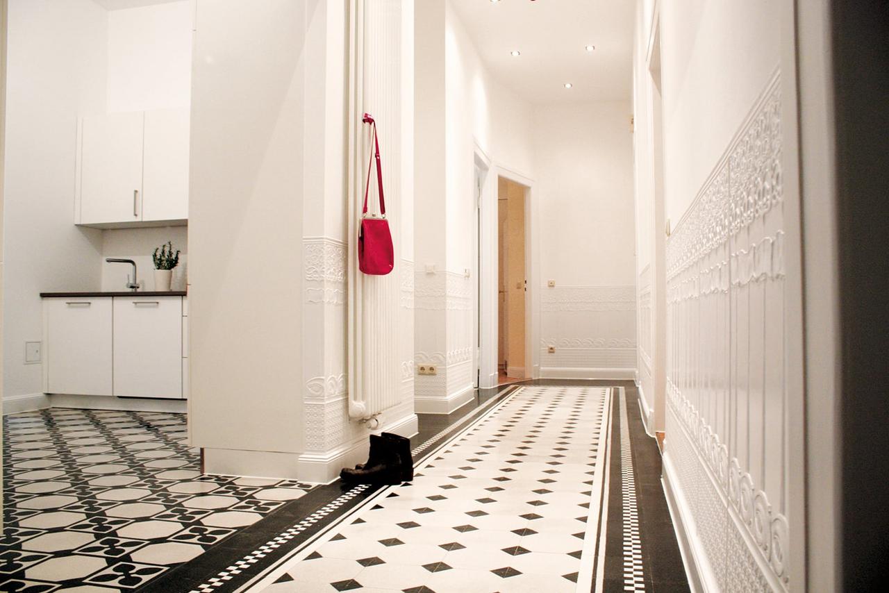 VIA Terrazzo schwarz-weiß im Flur 