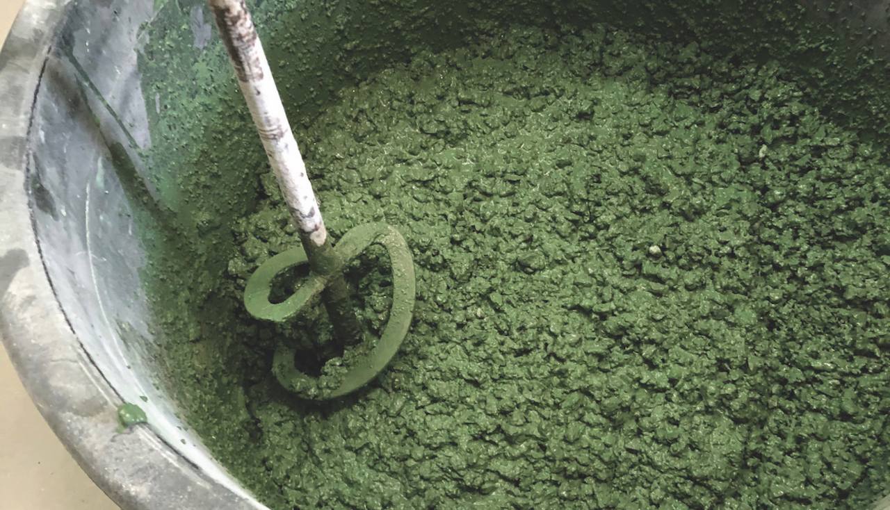 VIA Terrazzomischung mit Wasser anmischen 