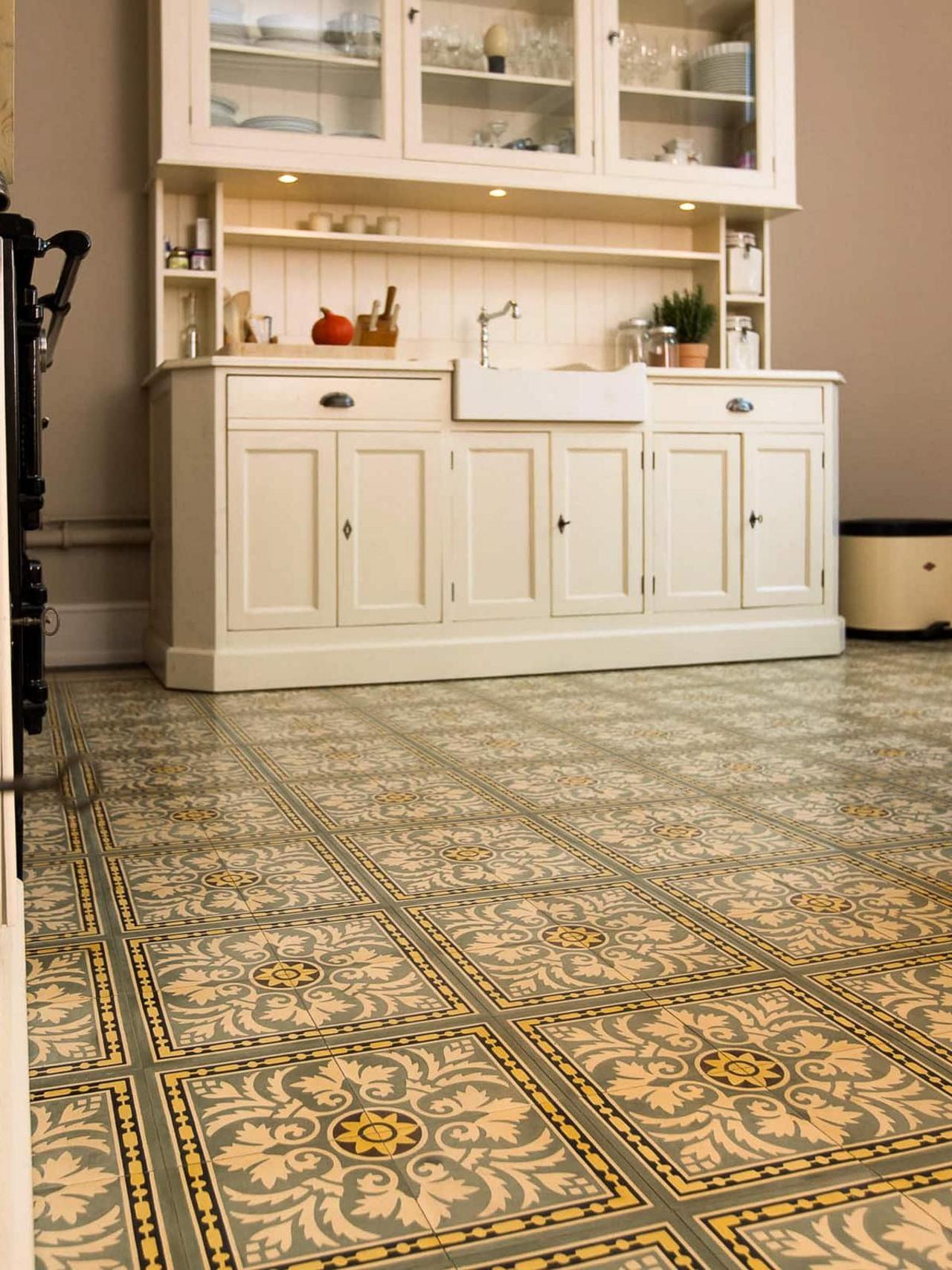 Gründerzeitfliese in einer Küche 