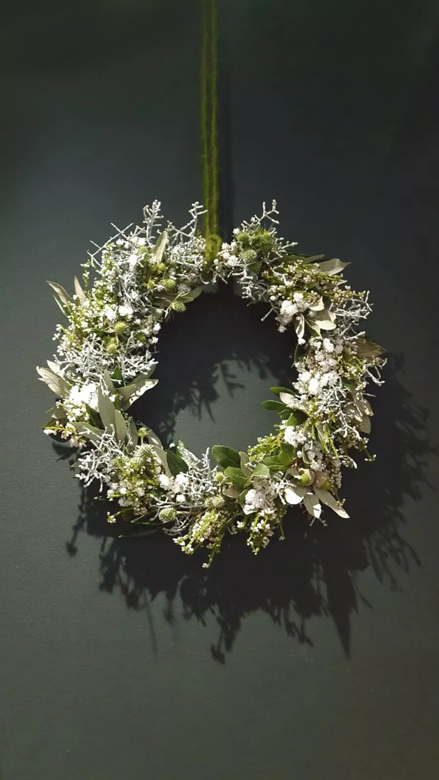 VIA Kreidefarbe im Blumenladen mit Kranz