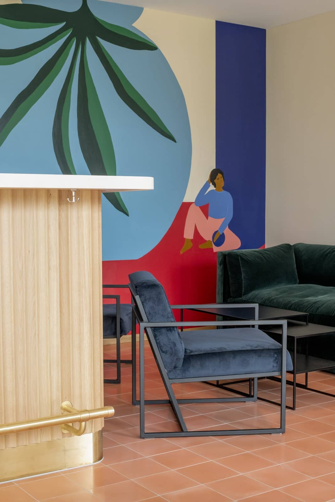 VIA Zementfliesen in rosa im cafe l'aimant