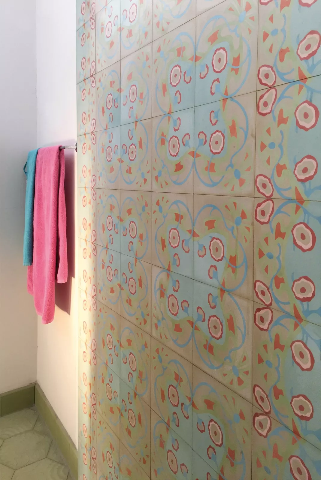 zementmosaikplatten-nummer-51075-bad-VIA GmbH