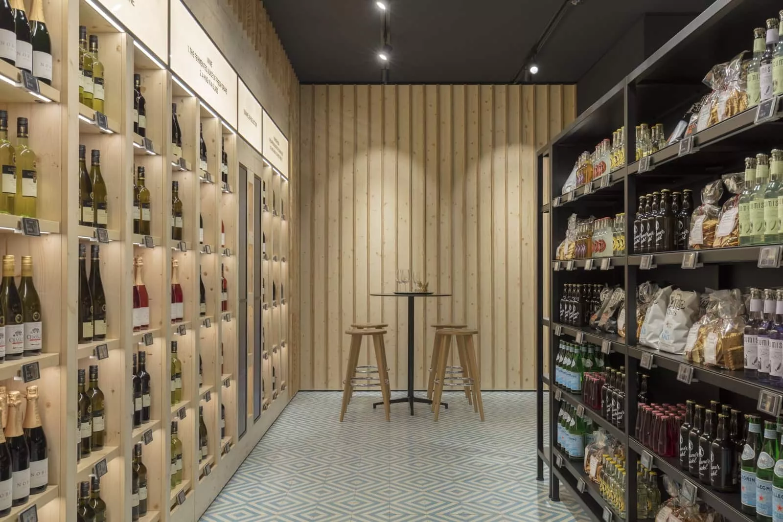 Blau-weisse Zementfliese von VIA für Vitra