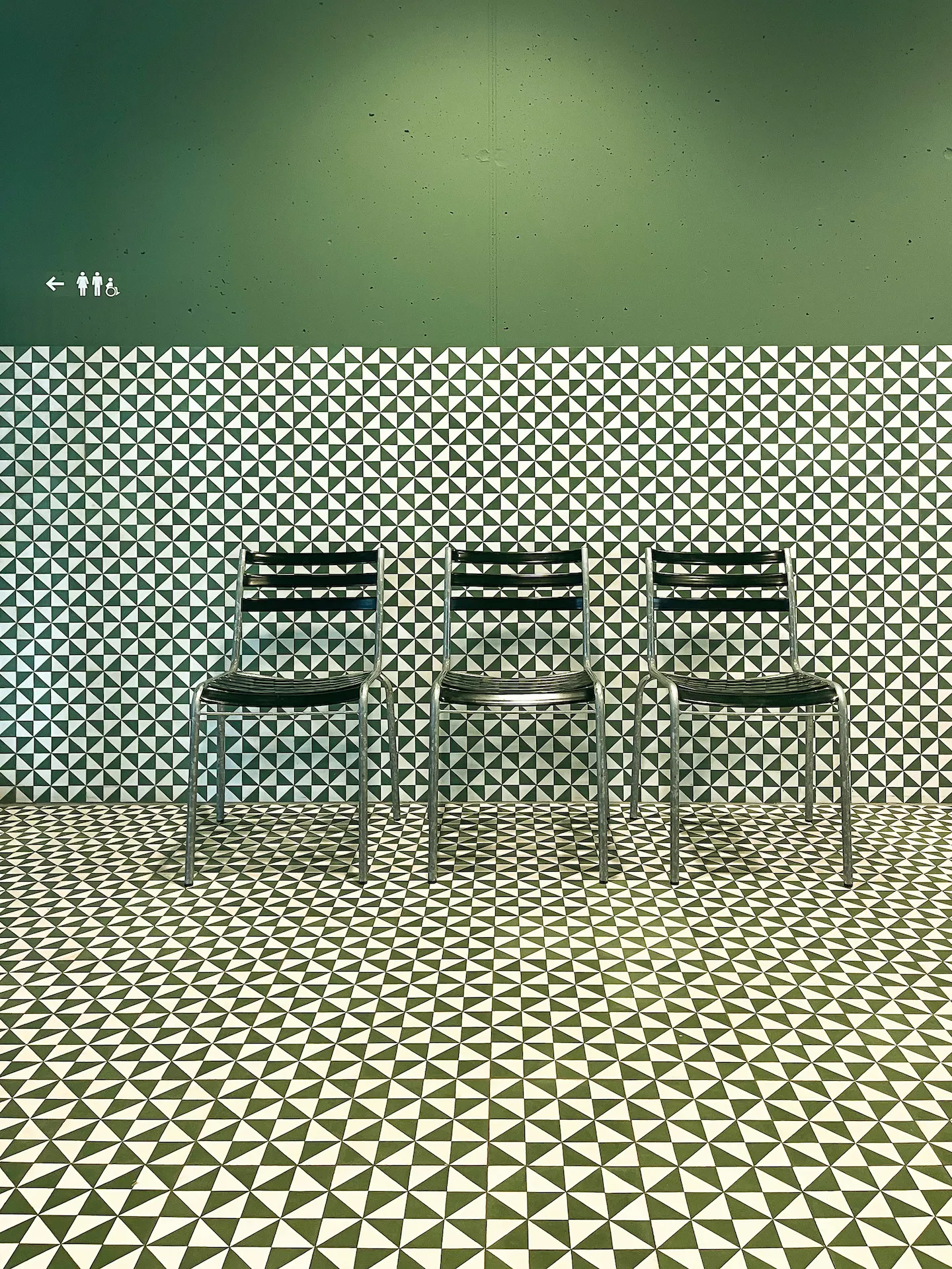 VIA Zementfliese Mensa Zuerich