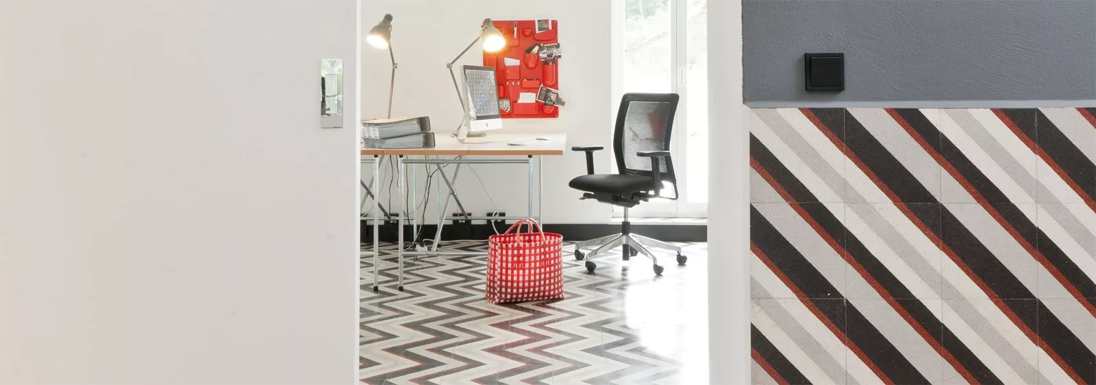 VIA Büro mit Terrazzoplatten