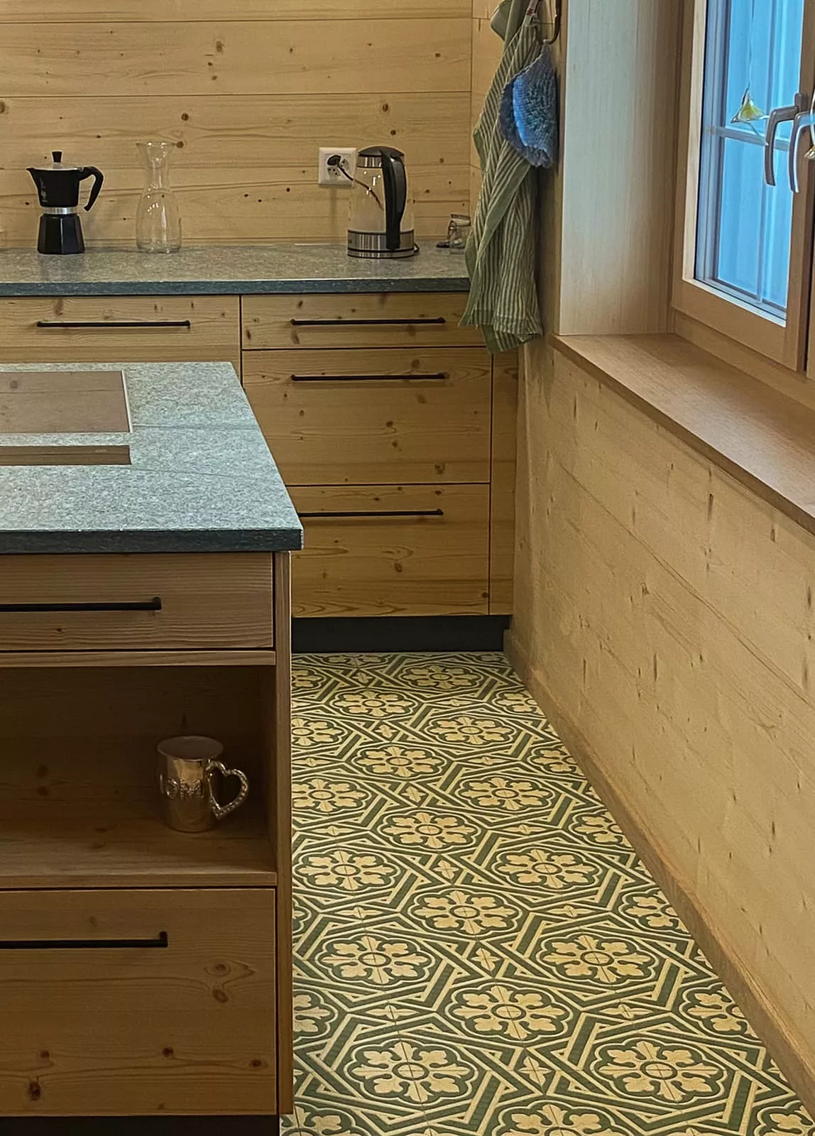 Zementfliese N° 40553 - Riffel