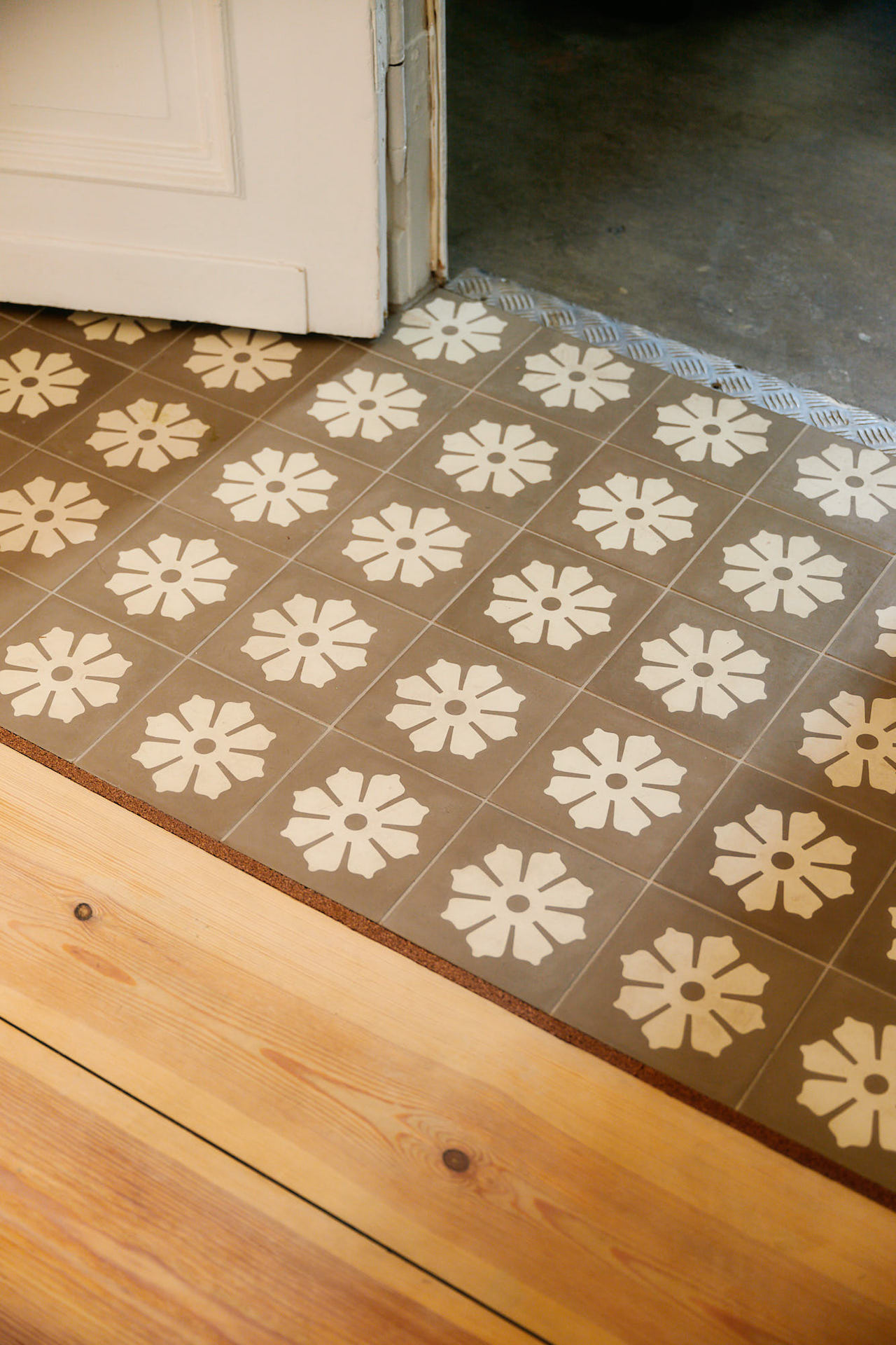 Zementfliesen N° 51056/168