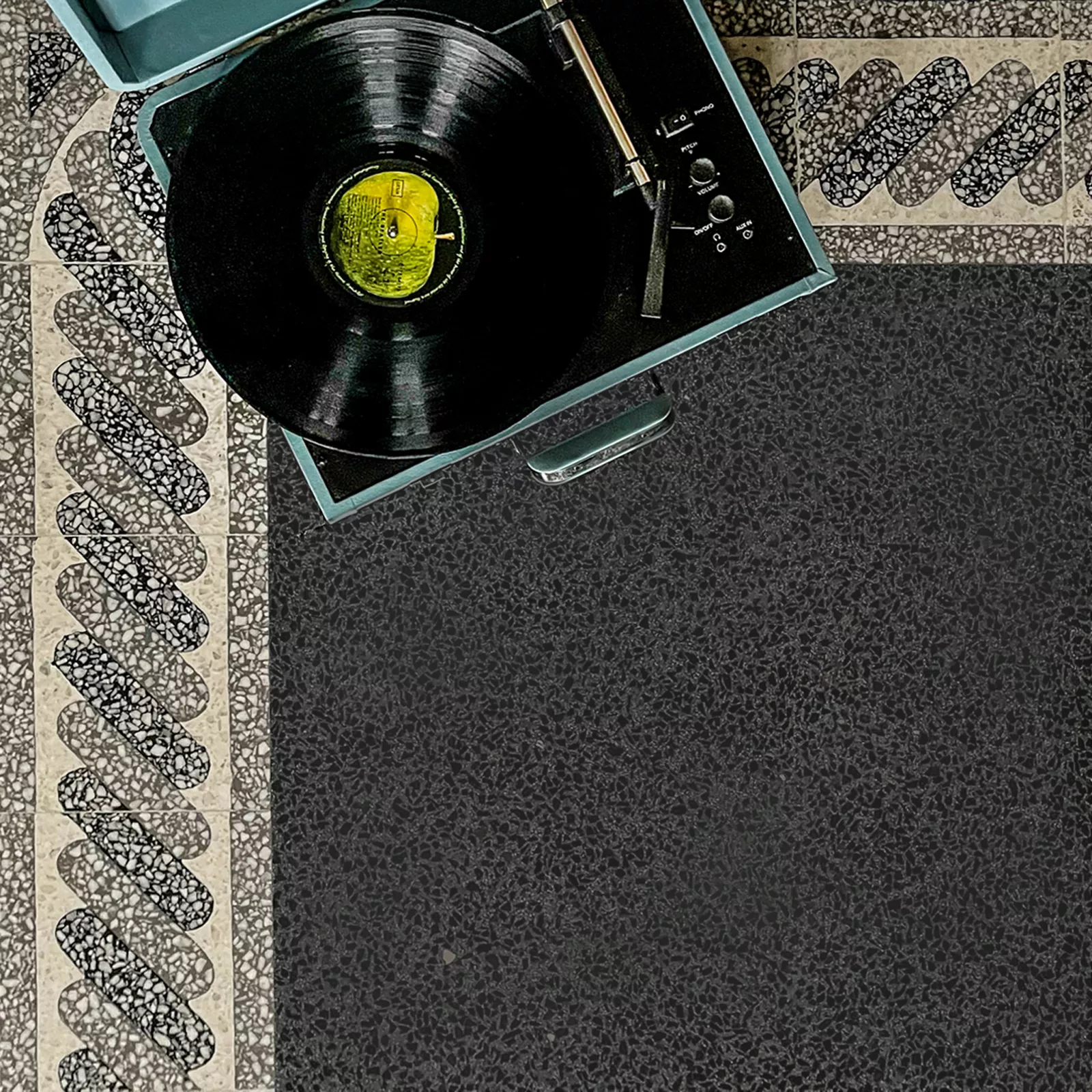 zementfliesen-terrazzofliesen-kreidefarbe-terrazzo-fugenlos-nr.T00552-viaplatten