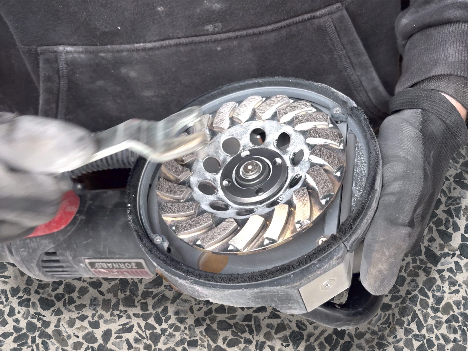 Schleifwerkzeuge-Set für Handschleifmaschinen