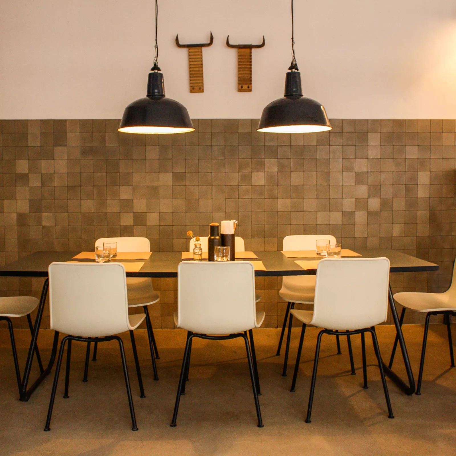 Zementfliese graubraun N° 054