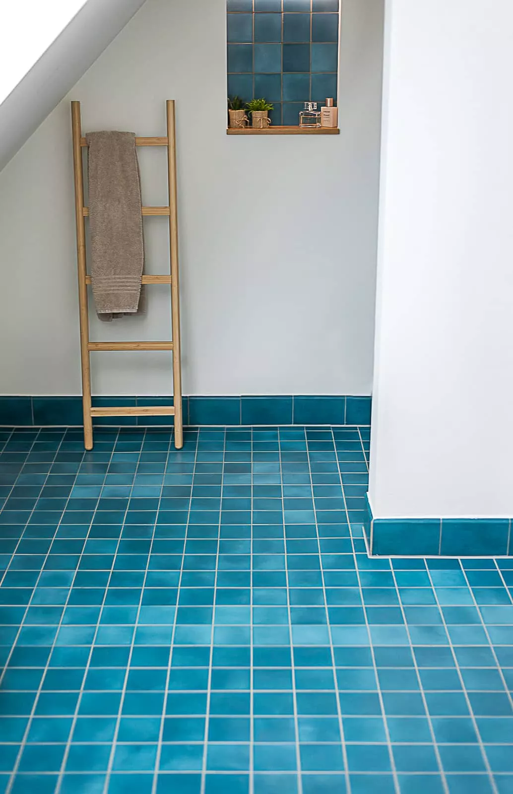 Zementfliese dunkelblau N° 043