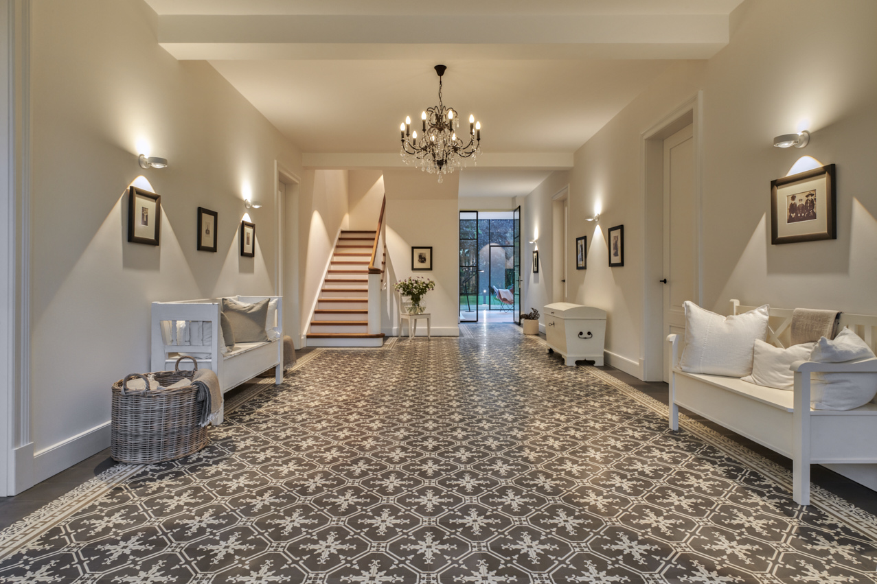 VIA Zementfliese Diele dunkelgrau weiß gemustert