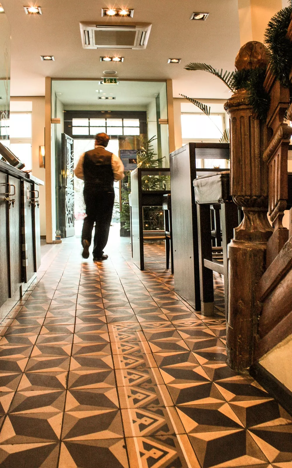 zementmosaikplatten-nummer-51035-bistro-VIA GmbH