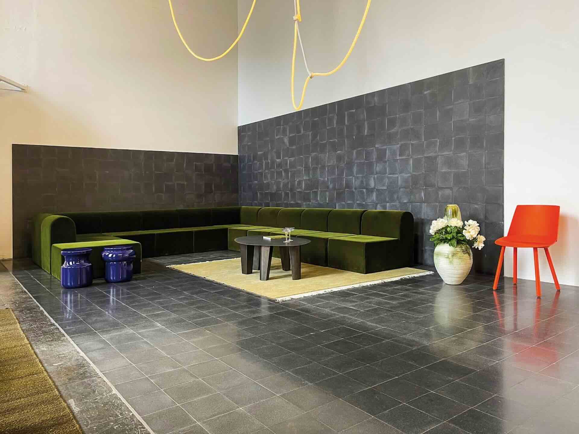 VIA terrazzoplatten in schwarz im Ladengeschäft in BErlin