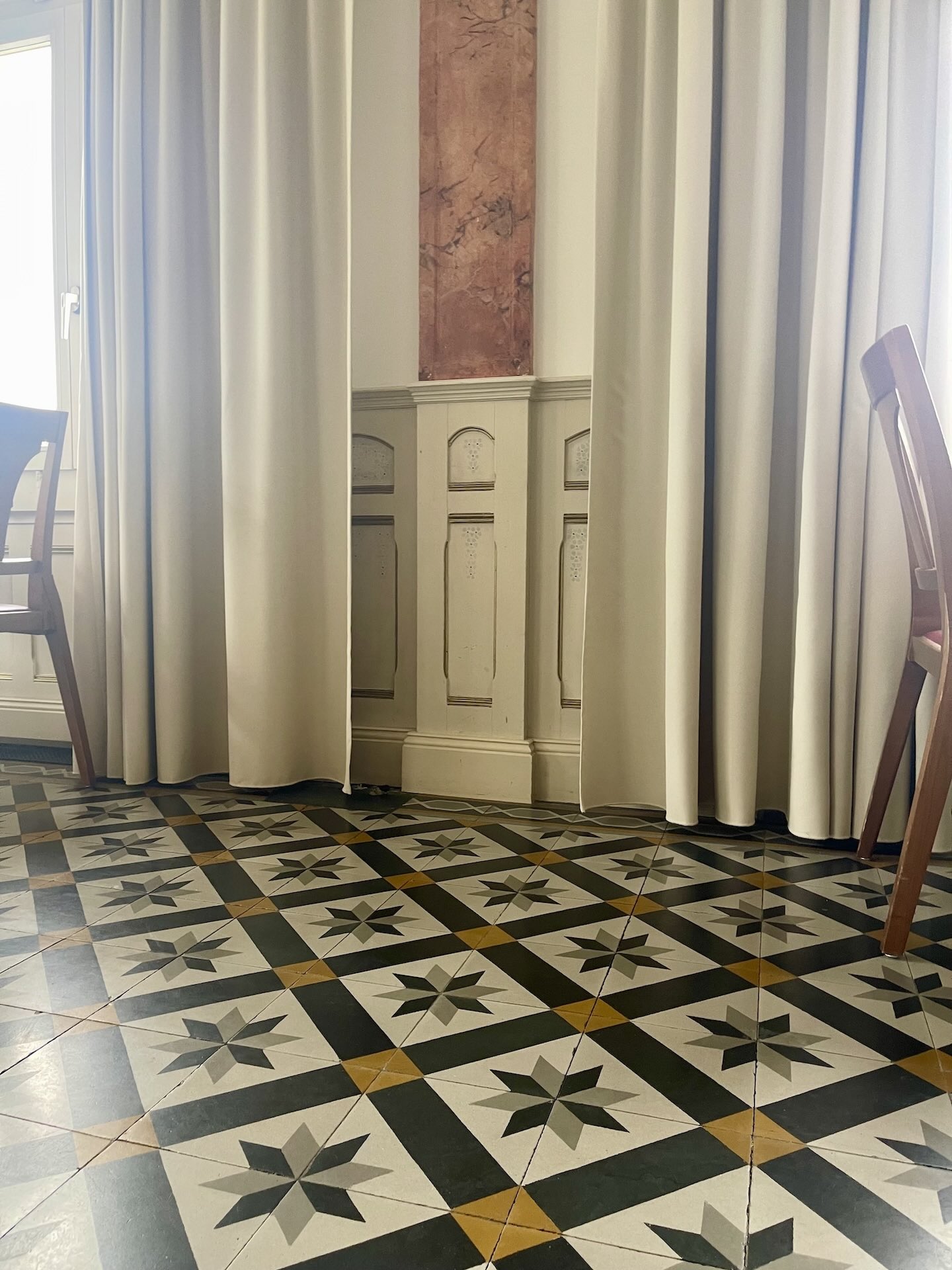 VIA Zementfliese im Hotel