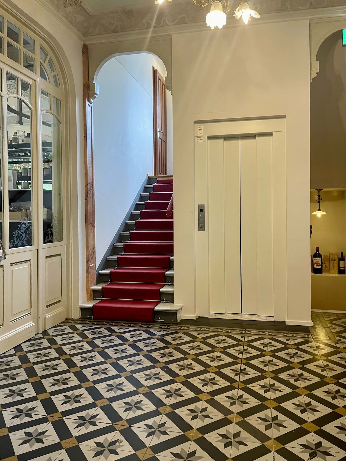 VIA Zementfliese mit Treppe