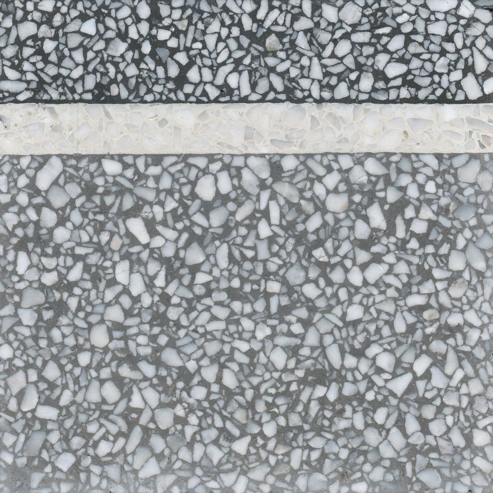 VIA Terrazzoplatte Muster mit weißem Streifen