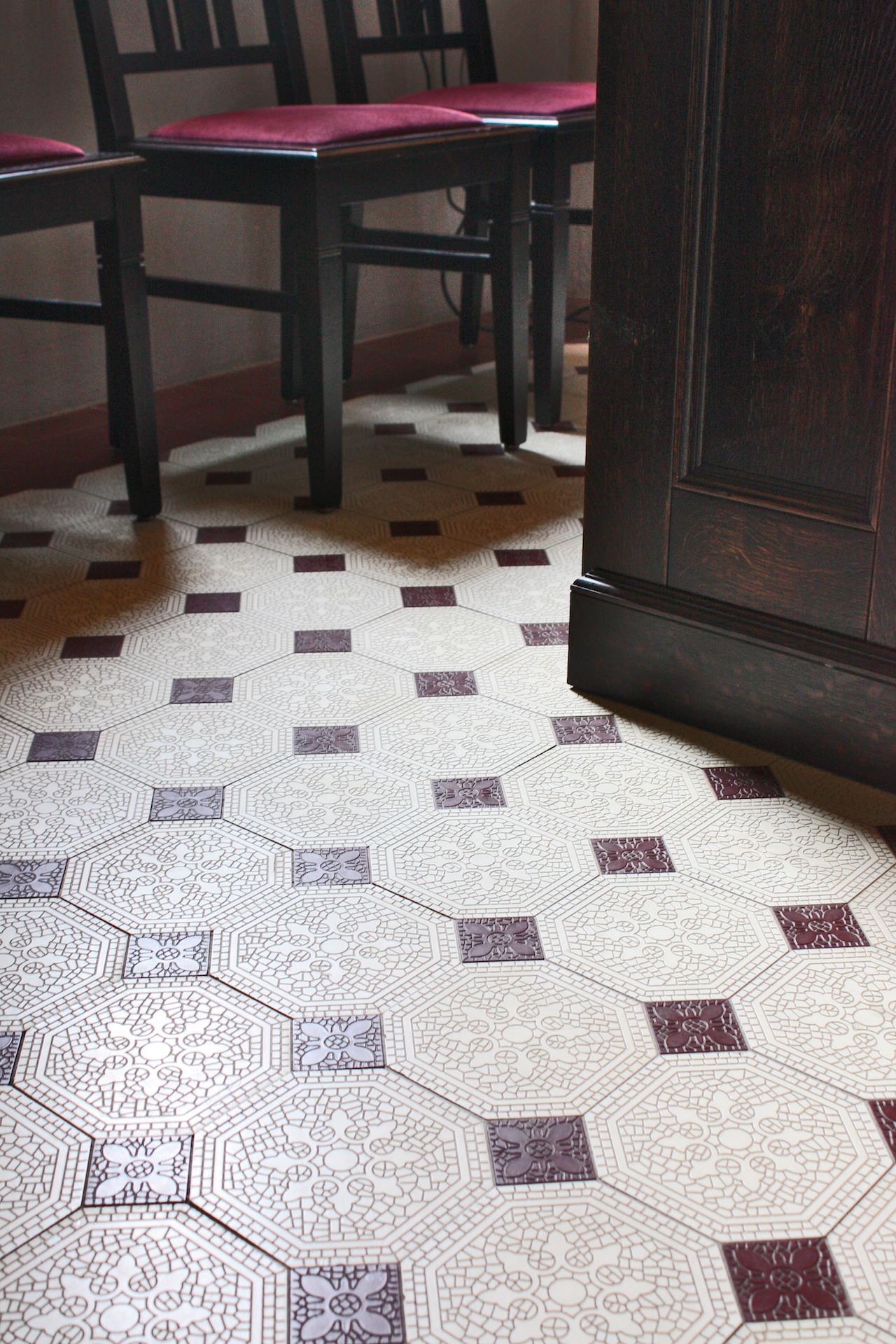 Zementfliese N° 51041/170 - Riffel