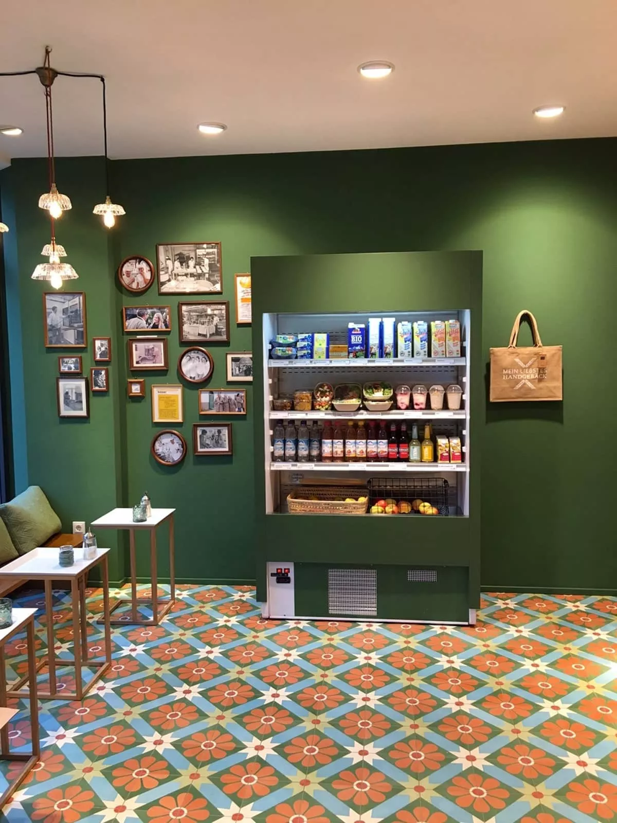 Buntes Muster mit VIA Zementfliesen  in der Bäckerei